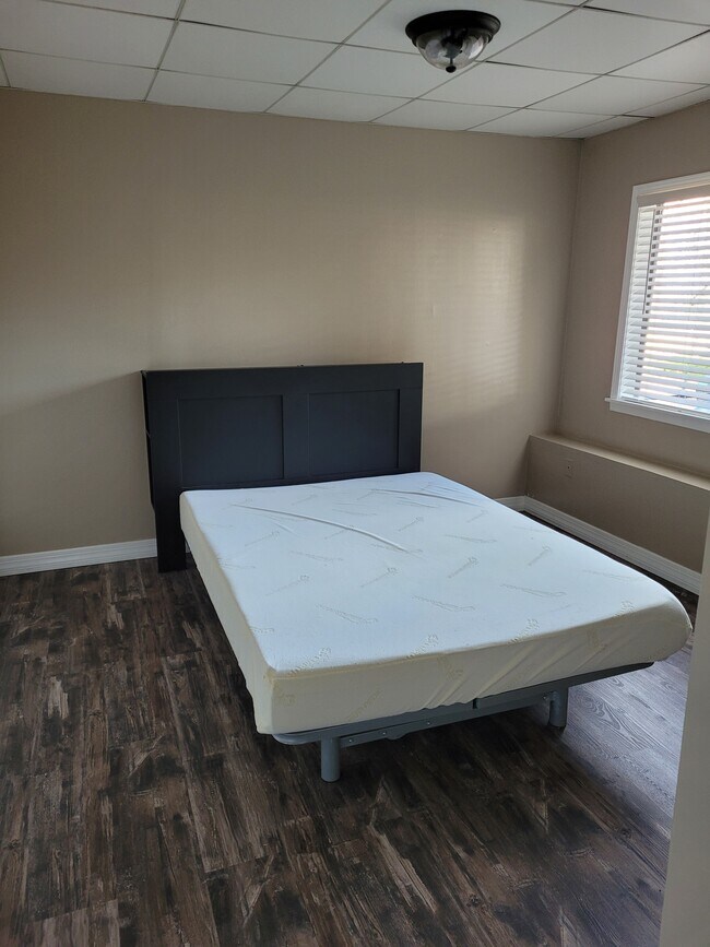 bedroom - 967 Smoketree Dr