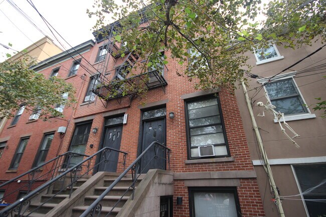 Building Photo - 317 Bloomfield St