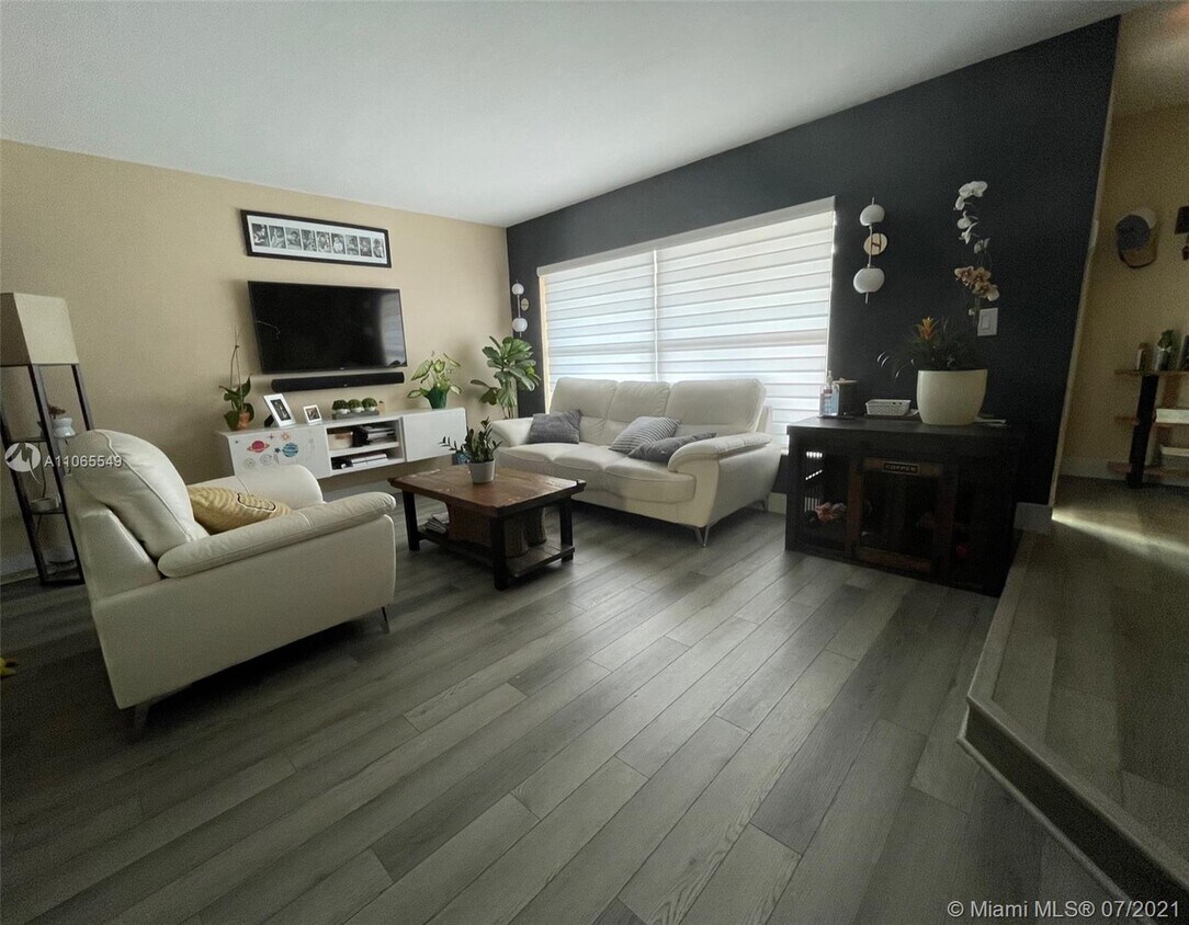 1350 NW 123rd Ave Pembroke Pines Fl 33026 - 1350 NW 123rd Ave   Pembroke Pines Fl 33026