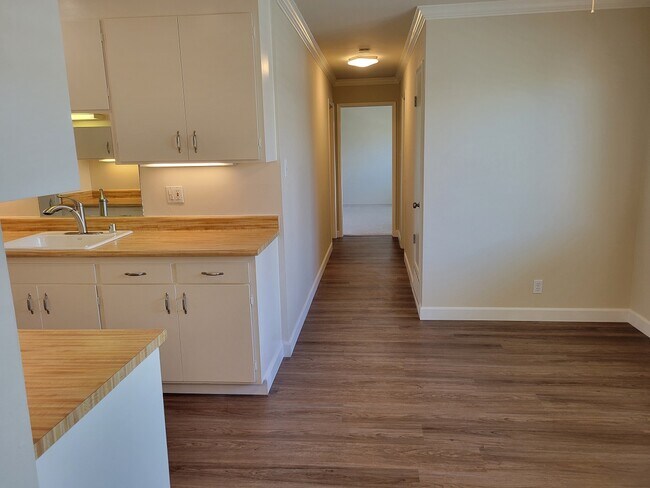 Foto del edificio - 1410 Hudson St