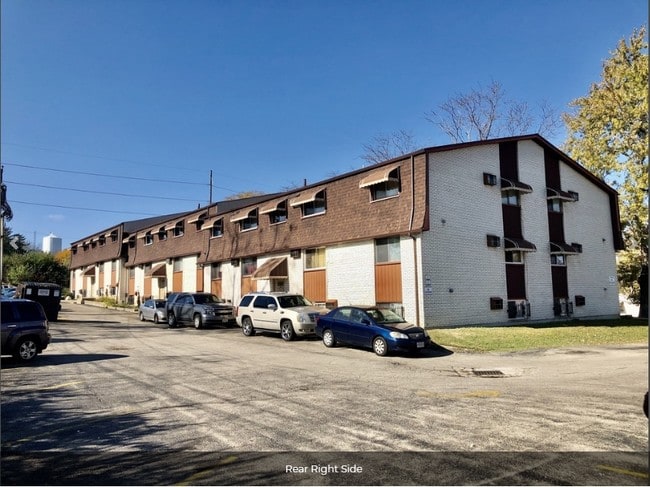 Rear Right Side - 4644 Burkhardt Ave
