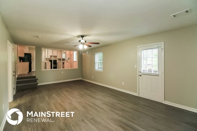 Building Photo - 7548 Colonial Ct