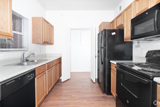 1BR, 1BA - 874SF - Kitchen - Terraces at Cibolo