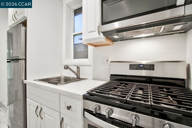 Foto del edificio - 1351 Eastshore Dr