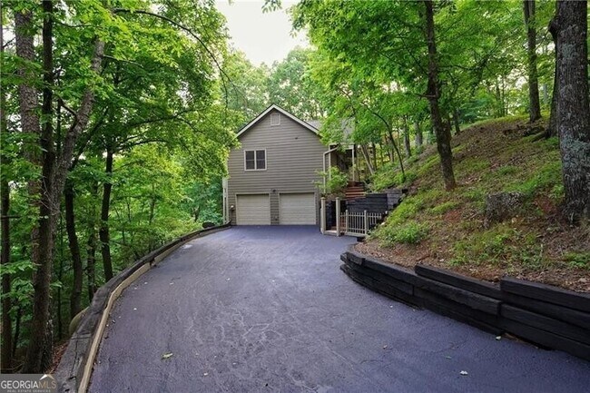 Building Photo - 127 Columbine Dr