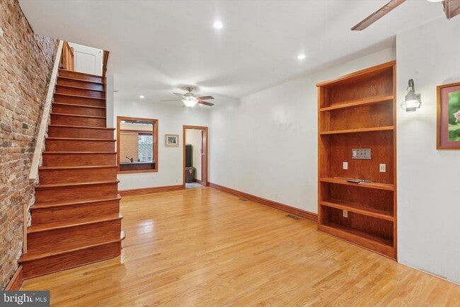 Building Photo - 890 N Judson St