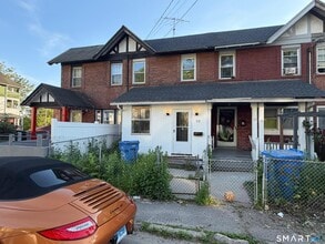 Building Photo - 52 Oak St