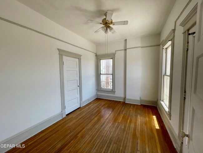 Building Photo - 901 E Rio Grande Ave