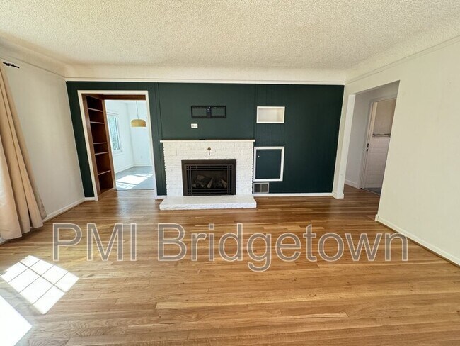 Building Photo - 5907 NE 57th Ave