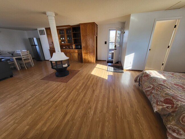Building Photo - Beautiful Mountain View! 725 Jackson Way, ...