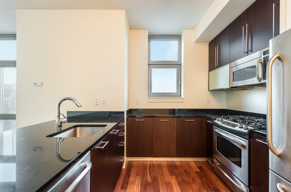 Primary Photo - 100 Jay St