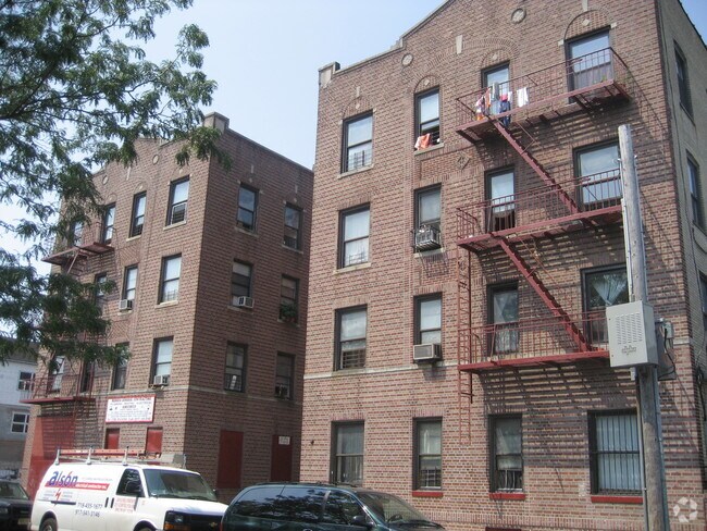 Building Photo - 564 E 3rd St