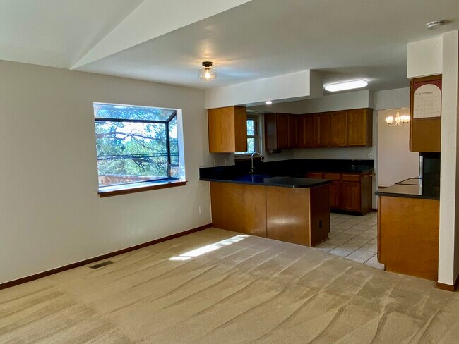 Foto del edificio - 7992 E Windcrest Row