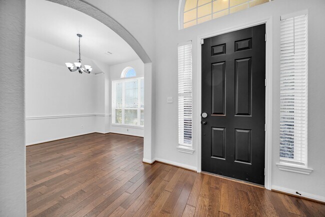 Foto del edificio - 13806 Windsor Garden Ln