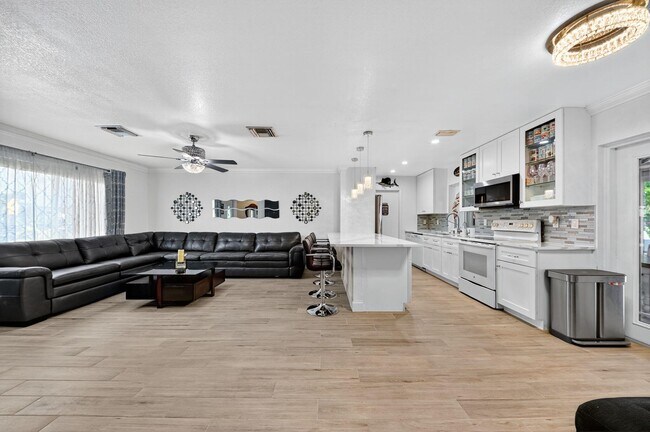 Foto del edificio - 407 Highwood Cir