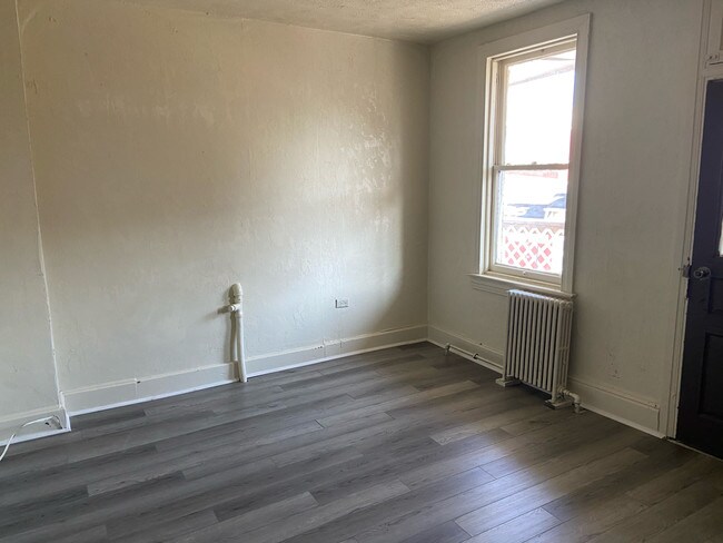 Foto del edificio - 901 W Poplar St