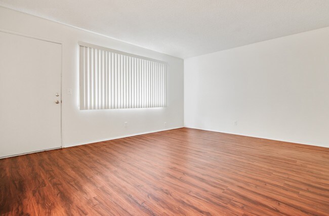 Foto del edificio - 8238 Telegraph Rd
