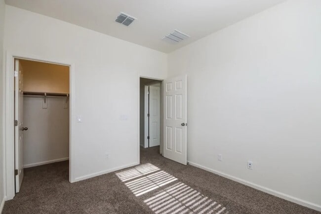 Building Photo - 1735 W Lacewood Pl