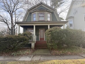 Building Photo - 201 Hardwick St