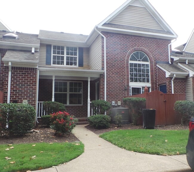 Photo - 1012 Primrose Ln Townhome