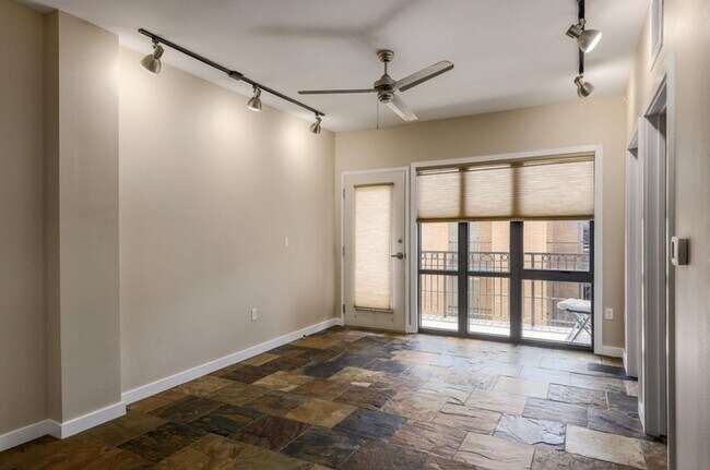 Foto del edificio - K433 - Park West Condos #303