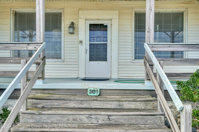 Building Photo - 301 N Ocean Ave