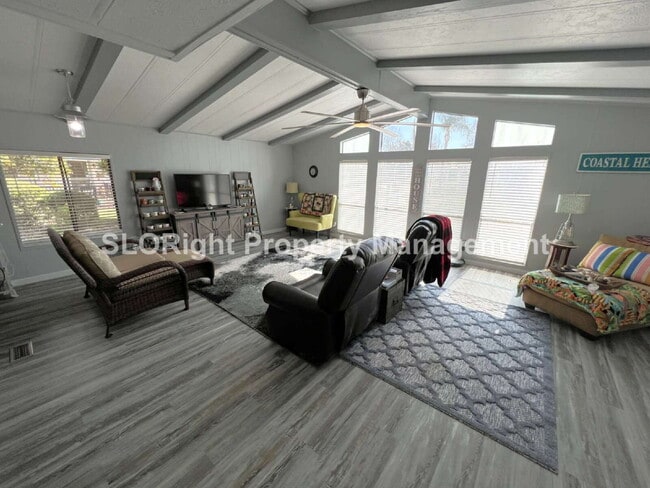 Building Photo - AVAILABLE SEPTEMBER - MOVE IN SPECIAL RATE- 55+ Community - 2 Bed / 2 Bath