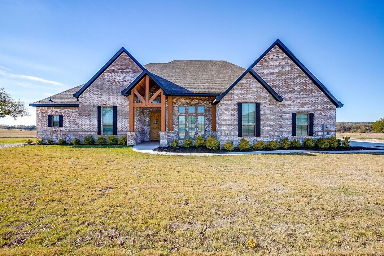 Primary Photo - Amazing 5 Bed, 3 Bath New Build- Beautiful...