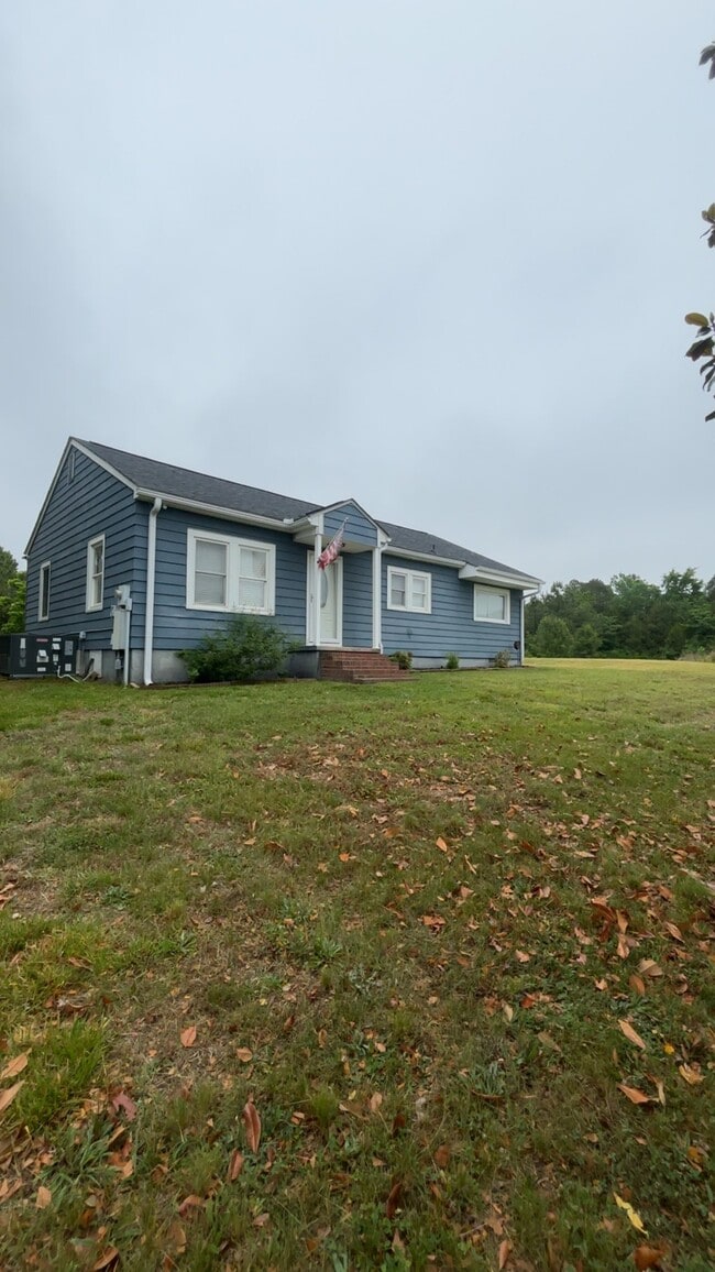 Building Photo - 3620 Woodleaf Rd