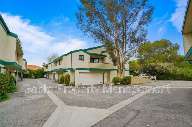 Foto del edificio - 23546 Newhall Ave