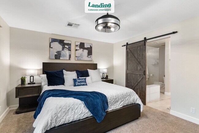 Foto del edificio - 3037 N 81st Pl