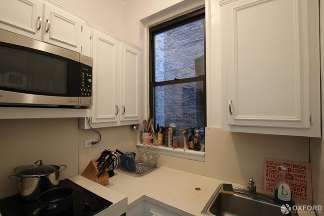 Building Photo - 55 Morton Street