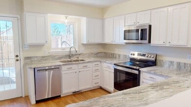 Building Photo - 1578 Avenida de Las Americas