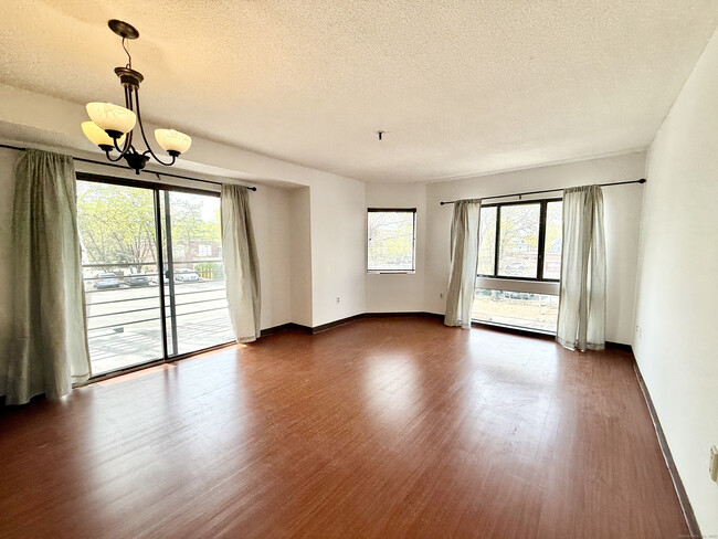 Foto del edificio - 1204 Whitney Ave