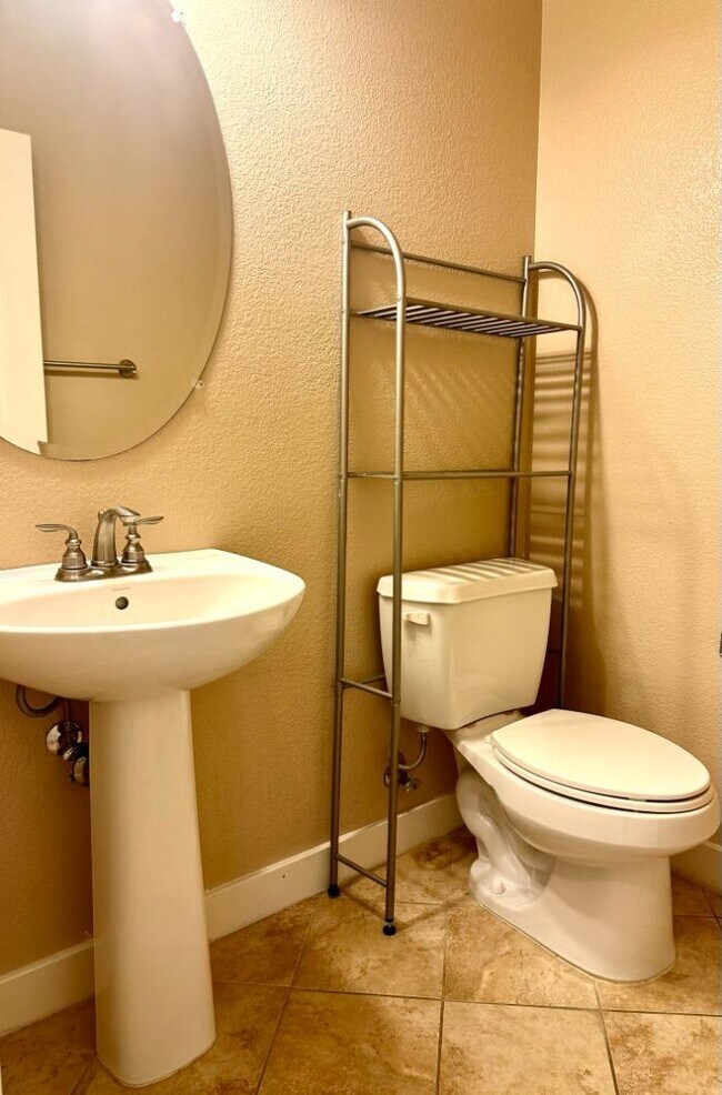 Building Photo - 6425 Blue Rock Ct