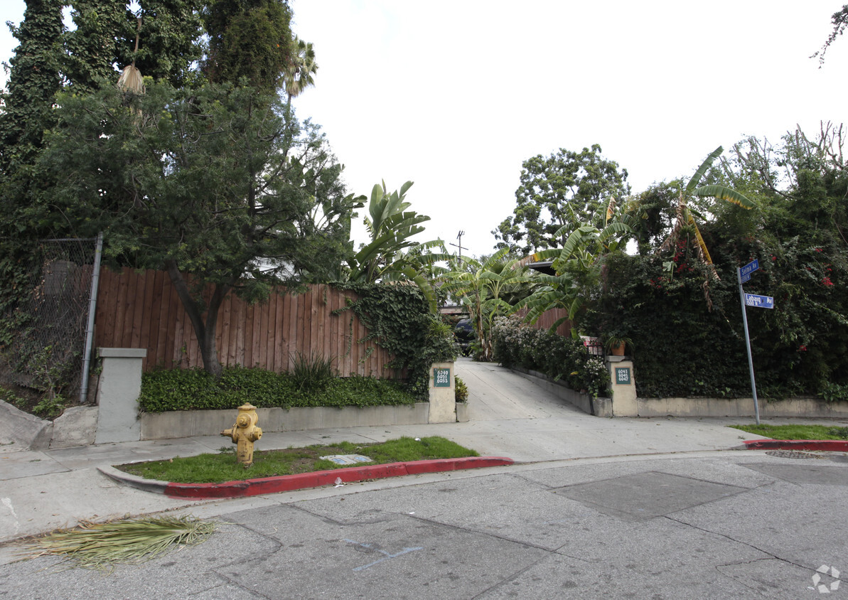Primary Photo - 6043-6053 Selma Ave