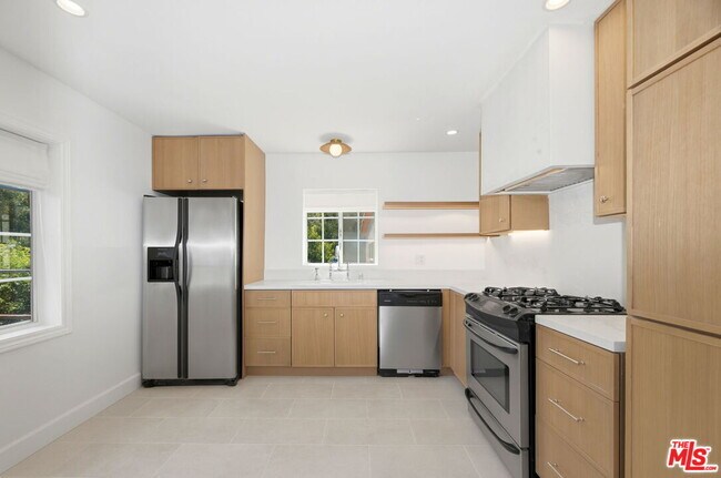 Foto del edificio - 27355 Pacific Coast Hwy