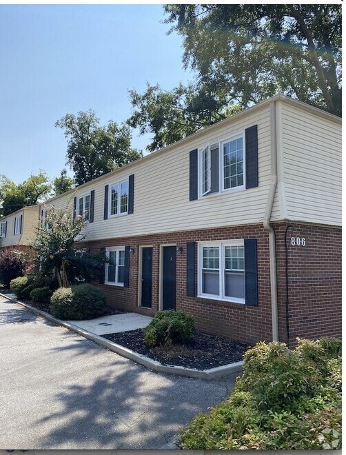 Building Photo - College Avenue Apartments