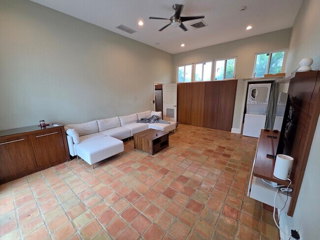 Foto del edificio - 3985 Roberts Point Rd