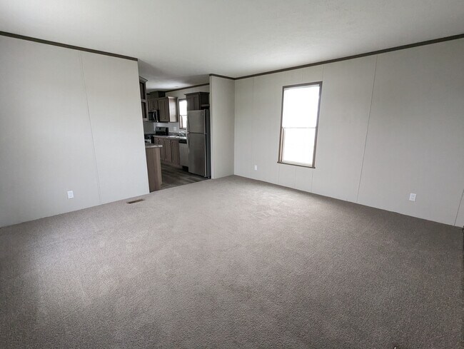Foto del edificio - 5151 Rhine Dr