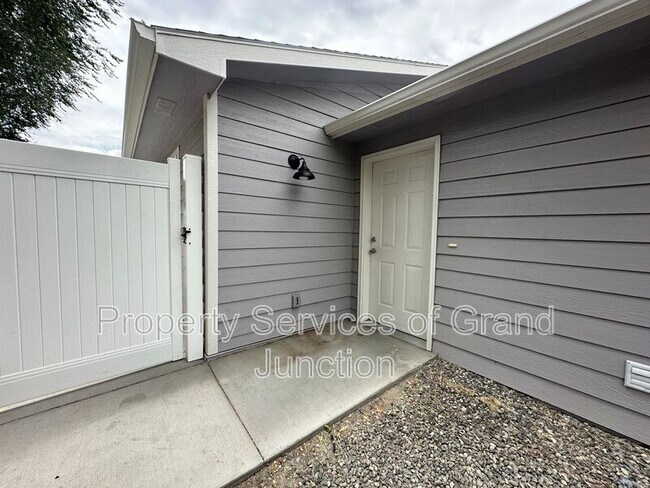 Building Photo - 1346 Texas Ave