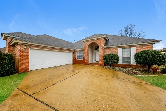 Primary Photo - 2728 Fair Oaks Dr