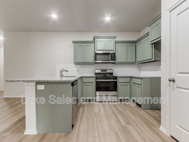 Building Photo - 1525 Pavy Wy