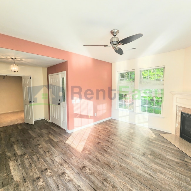 Building Photo - 2250 Humphreys Dr