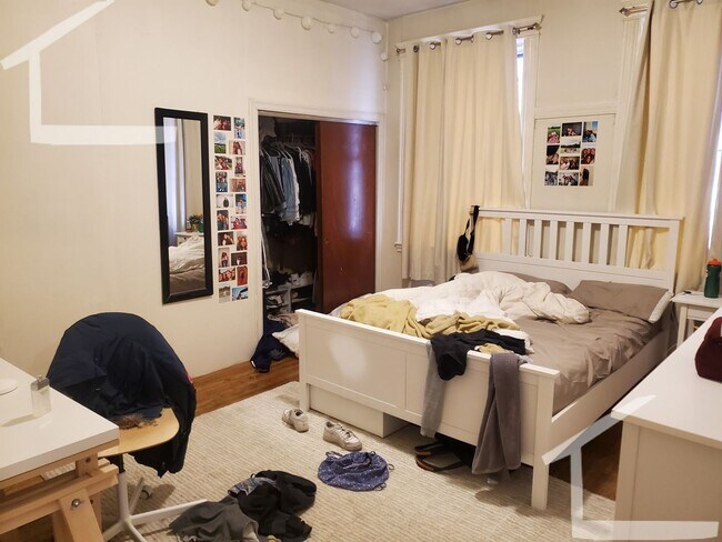 Building Photo - 5 Bed • 1.5 Bath • Oversized Apartment Fenway/BU South, 9/1/26, Laundry, Heat/HW Inc.