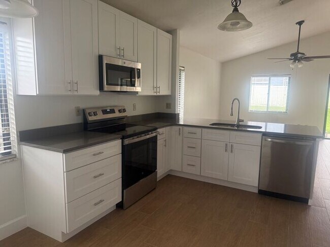 Building Photo - Charming Single-Family Home in Oviedo, FL