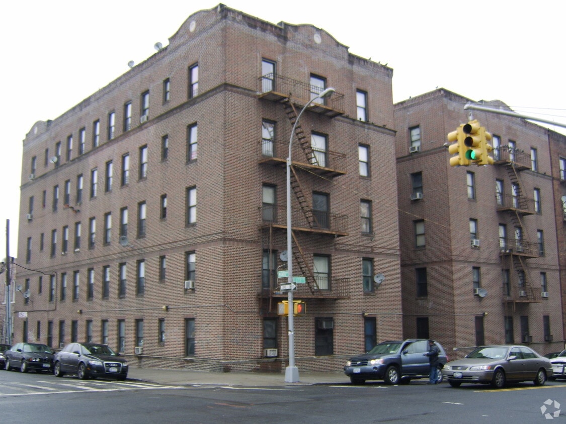 Primary Photo 01/10/07 - 1585 E 172nd St