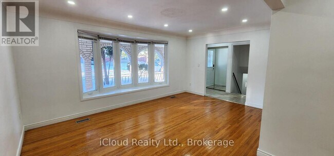 Building Photo - 131 Victor Blvd