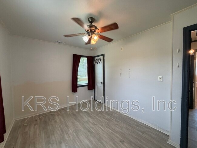 Foto del edificio - 408 Stockton Rd