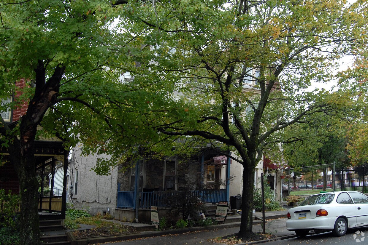 Building Photo - 626-628 N 6th St